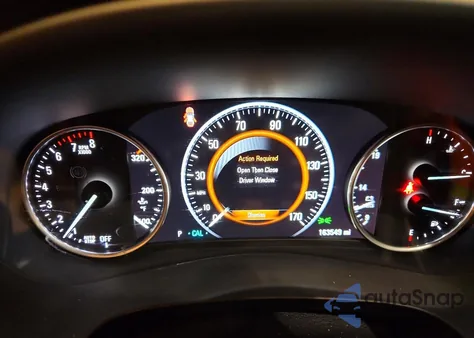 2017 Buick Lacrosse Essence z USA, uszkodzony, nr VIN 1G4ZP5SS9HU183400